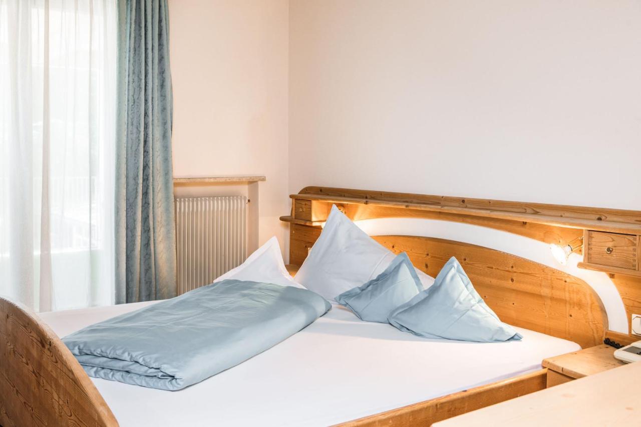 Hotel Weingarten 4*