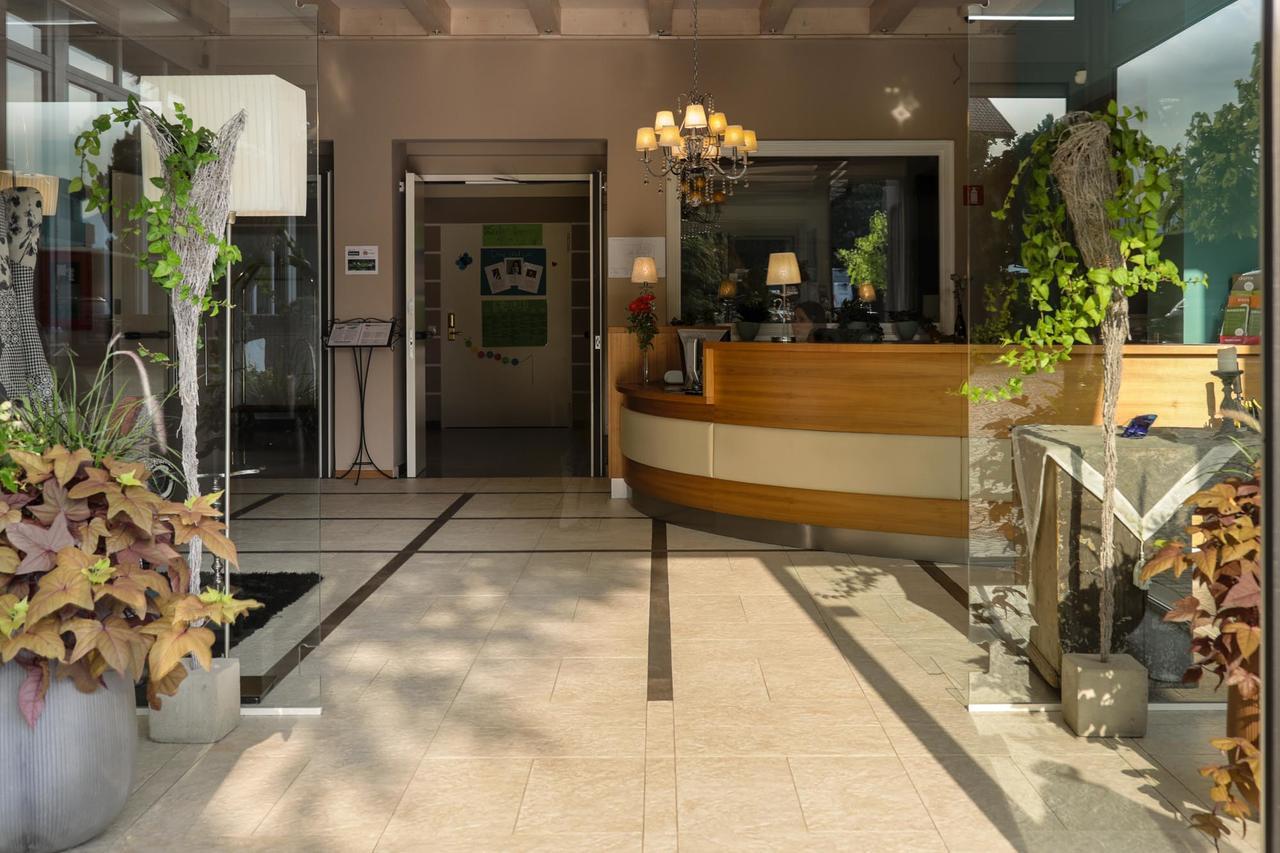 Hotel Weingarten 4*