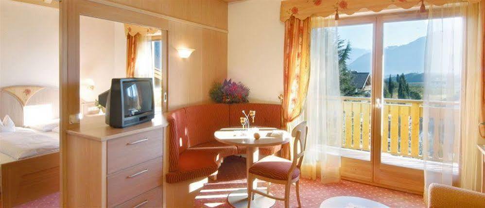 Hotel Weingarten 4*